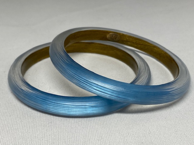 LG256 pr Alexis Bittar blue narrow lucite bangles